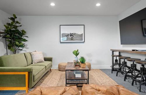 Fredericksburg House | The Point Serene Hill Country Views with Pool & Hot Tub