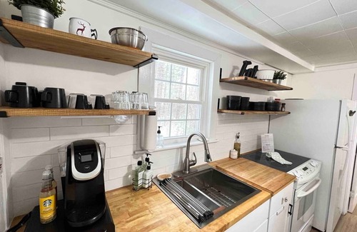 Windham Cottage | The PondeRosa cottage at Cobbett's pond
