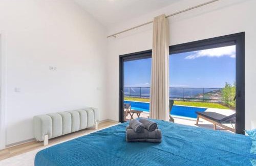 Canhas House | The pool house in Ponta de Sol