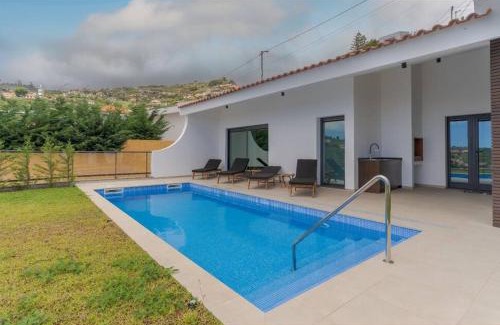 Canhas House | The pool house in Ponta de Sol