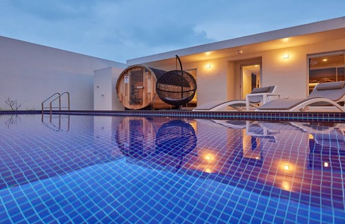 Shinzato Villa | The Pool & Sauna Villa MOTOBU