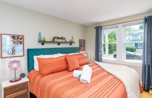 Staunton Apartment | The Pop Inn|Sleep 6+|Pop Culture Design|Wii+Games