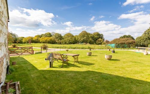 Brighstone House | The Poppies