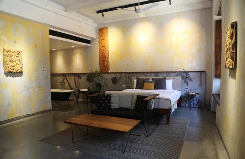 Kochi Hotel | The Postcard Mandalay Hall, Kochi