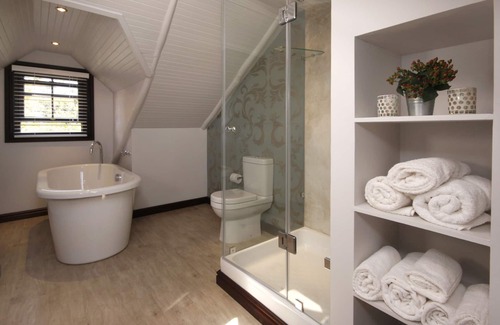 Hermanus House | The Potting Shed Guest House