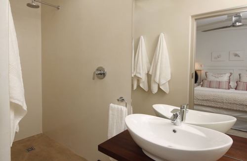 Hermanus House | The Potting Shed Guest House