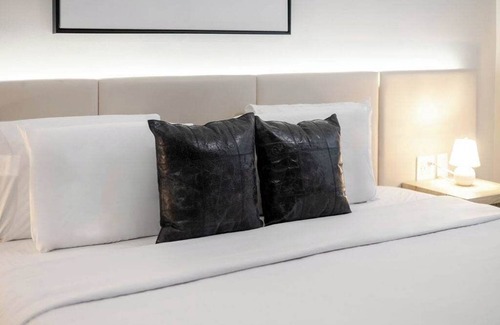 Gay Village Hotel | The Prada King Room – MTL Centre