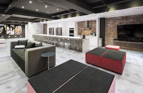 Downtown Montreal Apartment | THE PRESIDENTIAL LOFT | Holland Hotel