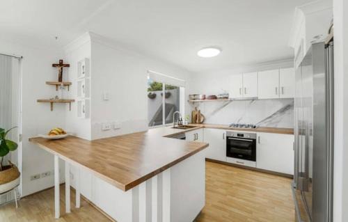 Scarborough House | The “Pretty Beach House”