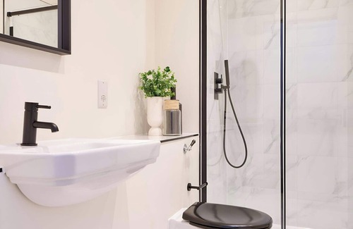 Prince's Hotel | The Prince Hotel Vauxhall, Sonder by Marriott Bonvoy