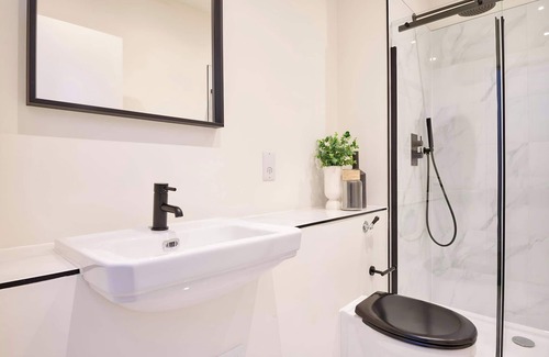 Prince's Hotel | The Prince Hotel Vauxhall, Sonder by Marriott Bonvoy
