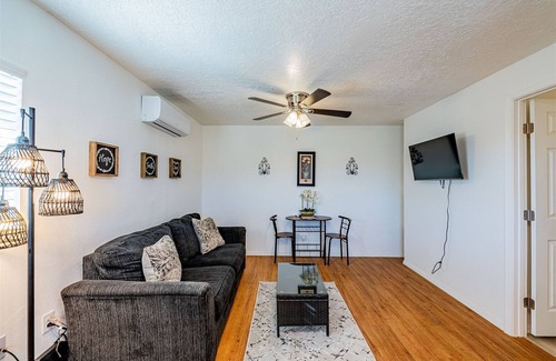 University Heights Apartment | The Princeton Suite 7 | 1 Bed, 1 Bath