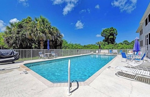 Rotonda West Condo | The PrivaSea Condo-stand alone condo, close to the beach! Lots of garage space.
