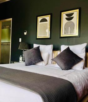 Emalahleni Apartment | The Private Place