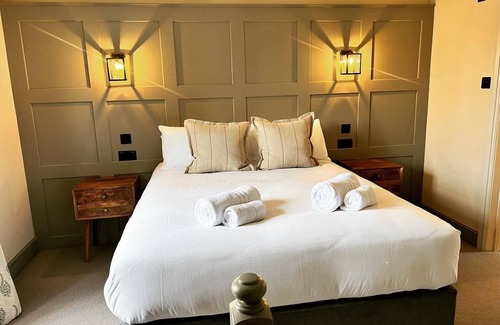 Woodstock Hotel | The Punch Bowl