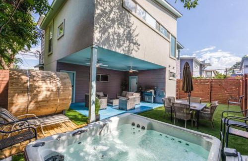 MLK House | The Q - Austin Family Home - Hot Tub & Golf Sim