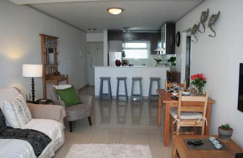 Claremont Apartment | The Quadrant, G505