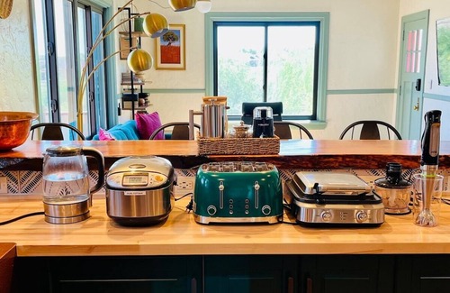 Clarkdale Cottage | The Quail Cottage Sunny Historic Remodel+Wineries+Outdoor Living