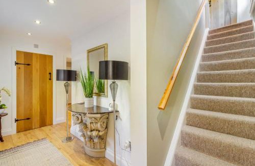 Cowbridge House | The Quail - Cowbridge Cottage with shared swimming pool