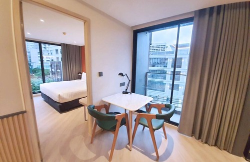 Ploenchit Hotel | The Quart Ruamrudee by UHG