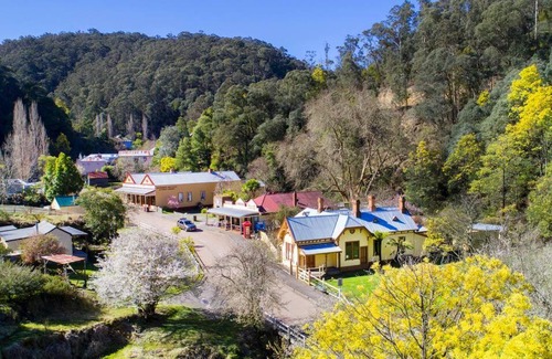 Walhalla House | The Quarters at Windsor House Walhalla