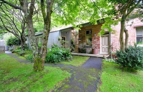 Walhalla House | The Quarters at Windsor House Walhalla