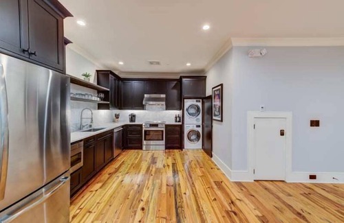 Charleston Historic District Apartment | The Quarters on King