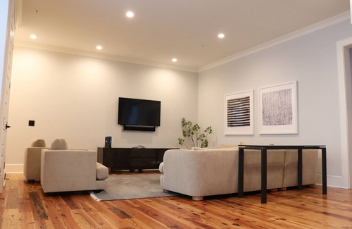 Charleston Historic District Apartment | The Quarters on King