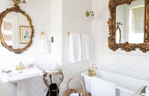 Winters House | The Queen On Main