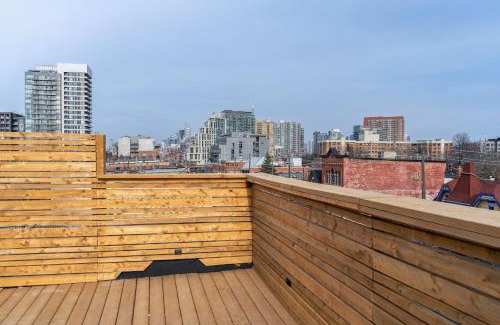 Parkdale Hotel | The Queen's Griffen