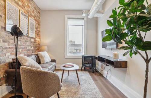 Parkdale Hotel | The Queen's Griffen