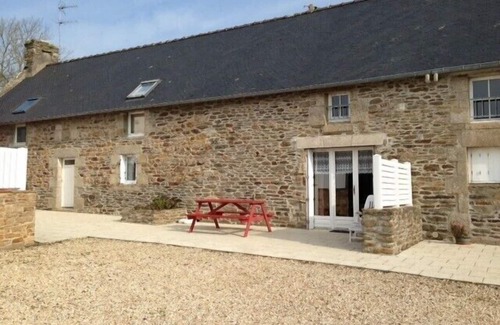 Clohars-Carnoet Cottage | The quiet countryside near the sea