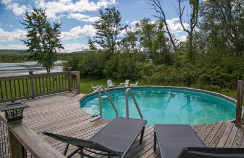 Bradford House | The Quiet Cove on Wood Road