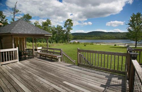 Bradford House | The Quiet Cove on Wood Road