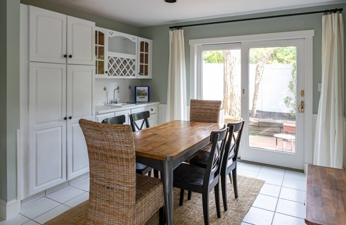 East Chop House | The quintessential MV home. Now booking for 2026!