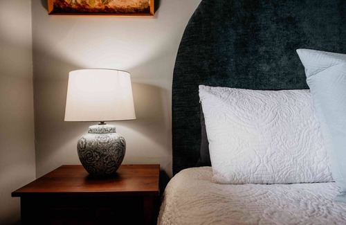 Avenel Hotel | The Rabbit Hole Inn at Harvest Home