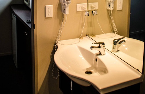 Christchurch Hotel | The Racecourse Hotel & Motorlodge