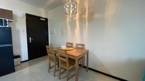 Pasay Apartment | The Radiance Manila Bay by Mary