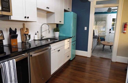 Roanoke Apartment | The Railway Suite - The Historic Winona House
