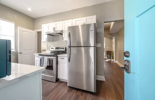 Tampa Apartment | "The Railyard Flat" - 1BR Apt|Fire Pit|Grill