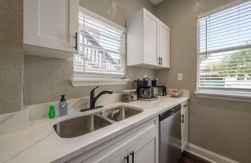 Tampa Apartment | "The Railyard Flat" - 1BR Apt|Fire Pit|Grill