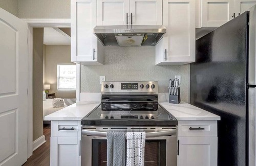 Tampa Apartment | "The Railyard Flat" - 1BR Apt|Fire Pit|Grill