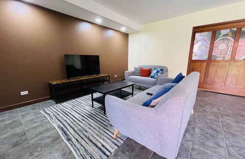 Pavas Bed & Breakfast | The Rainier Bed & breakfast