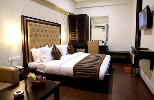 Taj Ganj Hotel | The Raj Vilas