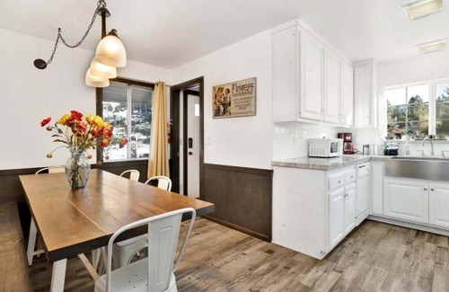 Big Bear Hotel | The Ranch House at Shay Meadows by Big Bear Vacations