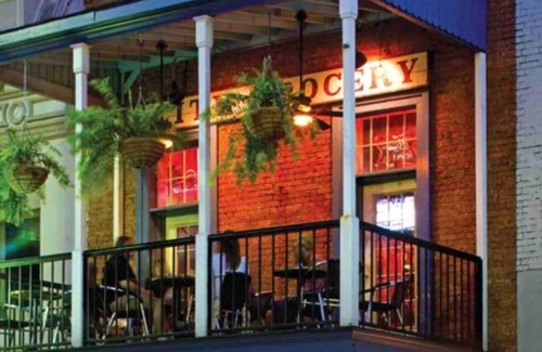 Oxford House | The Raney Double Decker 2 min drive to Sq&OM