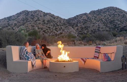 Pioneertown House | The Raven By The Cohost Company