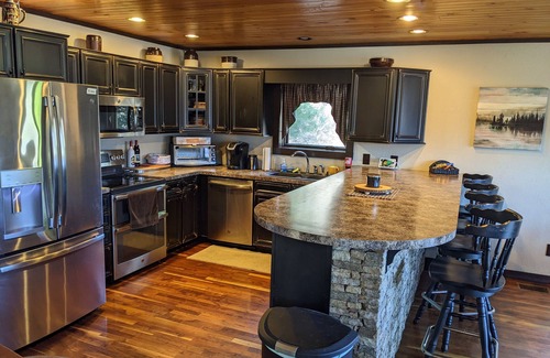 Butler Ski Chalet | The Raven Mountain Lake House
