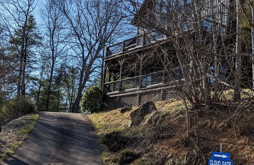 Butler Ski Chalet | The Raven Mountain Lake House