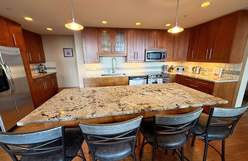 Big White Ski Resort Condo | The Raven Penthouse-6 Bedroom 5 Bathroom Ski Condo with 3 Master Bedrooms + Loft